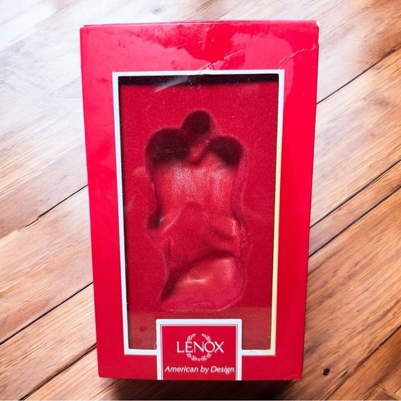 Lenox Porcelain Heavenly Angel Ornament with Box 🎁 - Picture 2 of 11